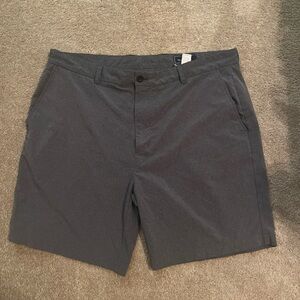 Vineyard Vines Performance Breaker Shorts Men’s 40 8” Gray Stretch Golf Athletic
